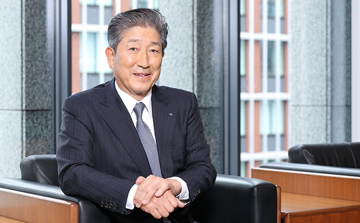 写真：代表取締役社長 岩崎 靖史